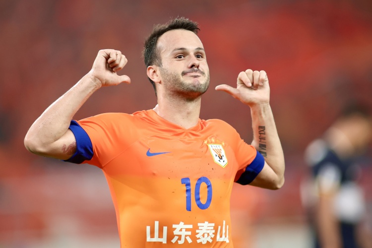 开云官网-韩鹏过招邵佳一！鲁媒：泰山阵容还存在变数，防线遇挑战